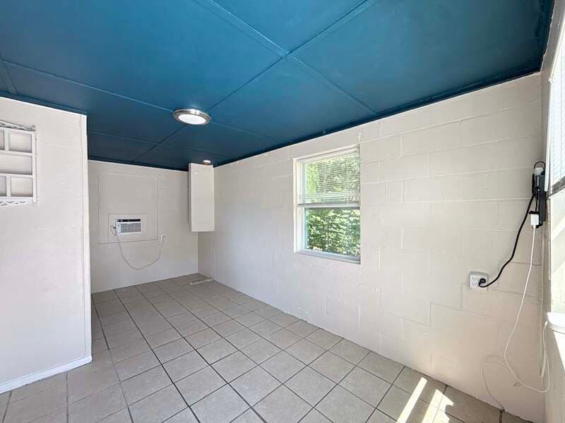 Nokomis House: 812 Padua Court