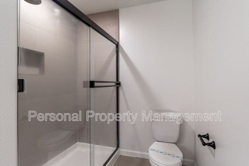 Vancouver House: 2707 NE 130th Court