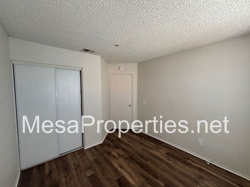 Fontana House: 14721 Cinnamon Dr