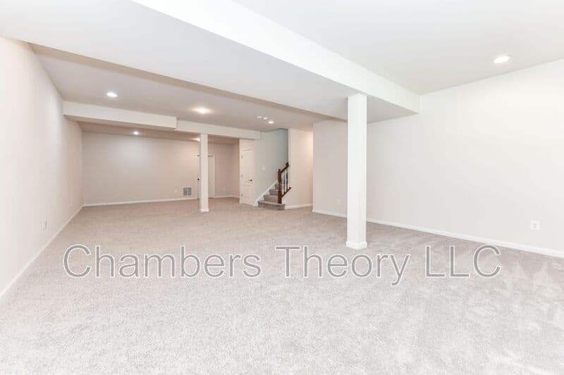 Ashburn House: 21026 Potomac Trail Cir