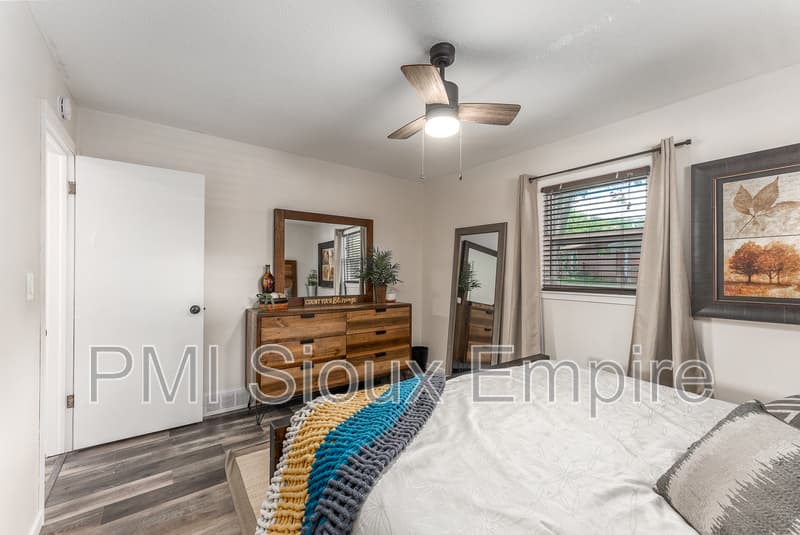 Sioux Falls Townhome: 842 S Southeastern Ave