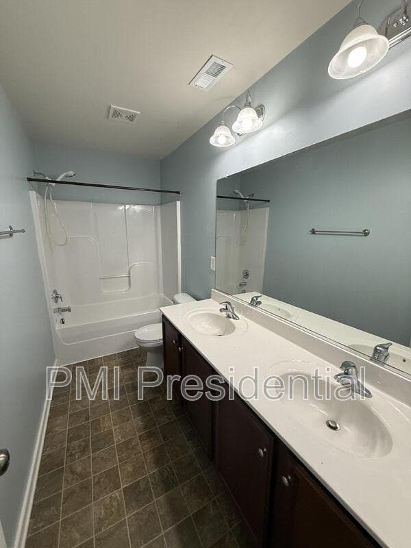 Moseley House: 11319 Heartleaf Place