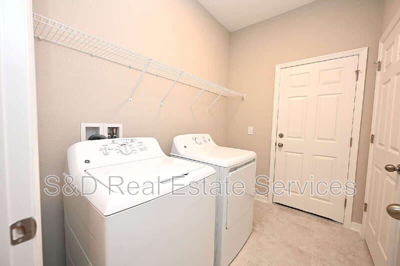 Lakeland House: 5507 Freesia Dr
