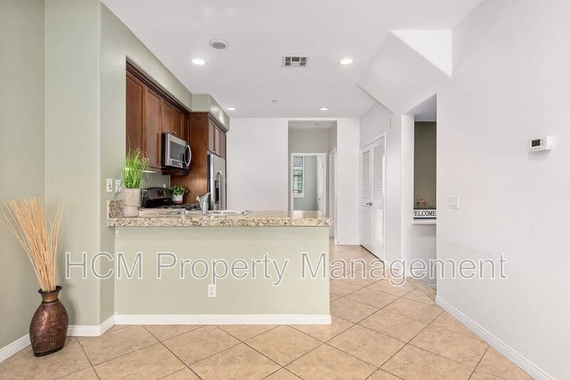 Irvine House: 315 Silk Tree Street
