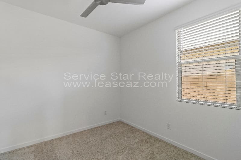 Surprise House: 25285 N 144th Ln