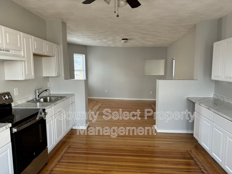 Lynn Condo: 118 Eastern Ave