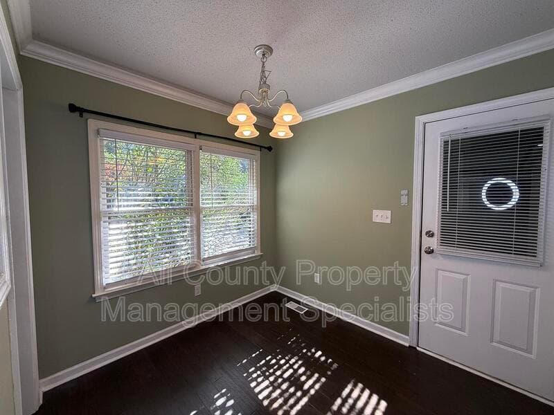 Lexington House: 145 Saddlebrooke Rd