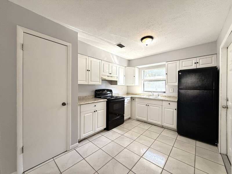 Tampa Condo: 1413 East 99th Avenue