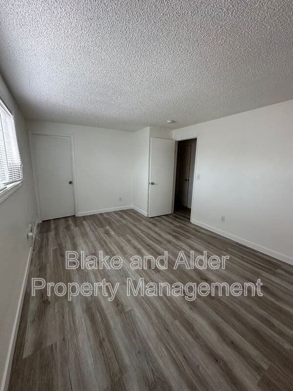 Portland House: 15847 SE Stark Street