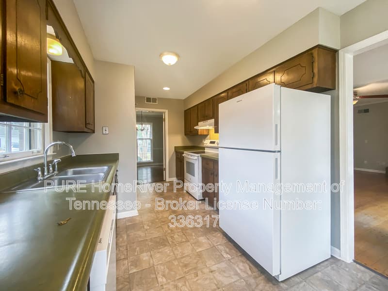 Memphis House: 5654 Chapman Ave