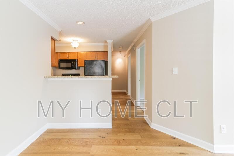 Charlotte Condo: 2516 Cranbrook Lane #11