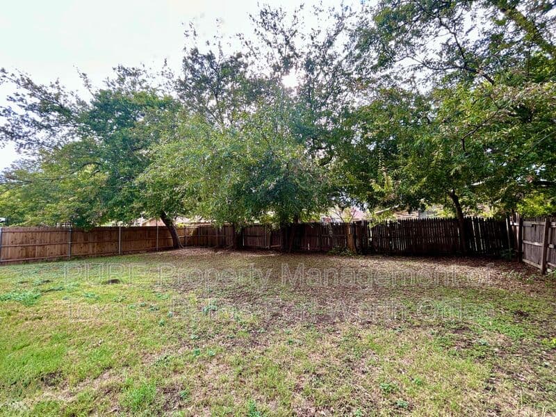 Arlington House: 3502 Littlestone Drive