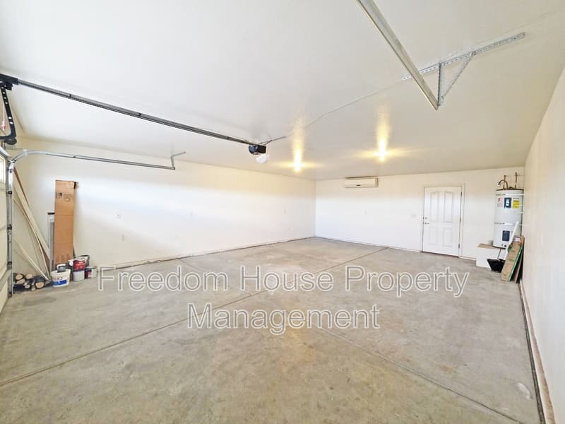 Pahrump House: 701 Mount Charleston Drive
