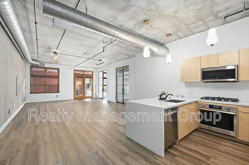 San Diego Condo: 877 Island Ave