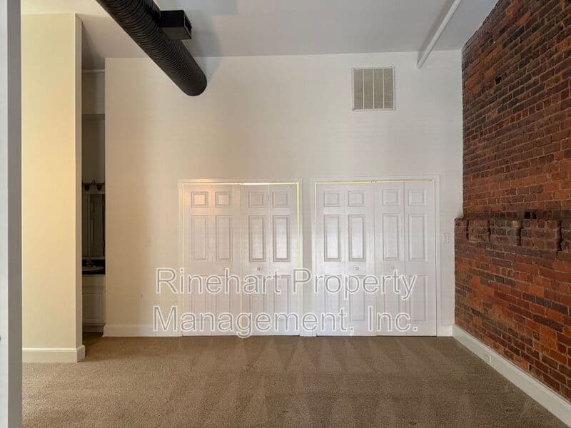 Rock Hill House: 210 East Main Street