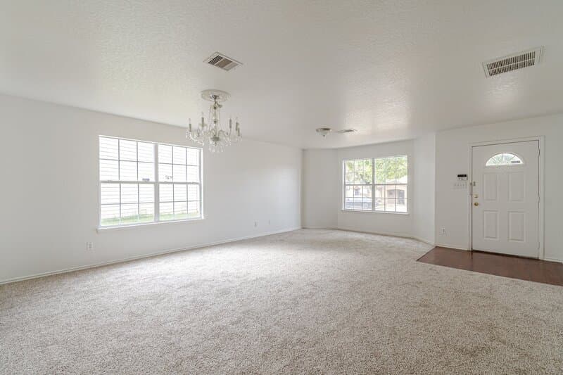 San Antonio House: 11223 Victory Cavern