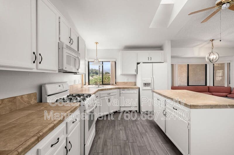 Palm Desert House: 43922 Warner Trail