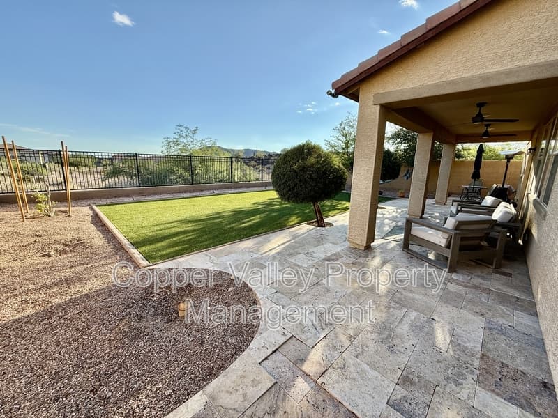 Peoria House: 7957 West Quail Track Drive