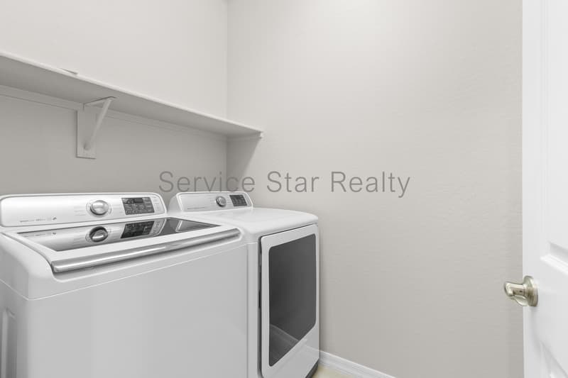 Glendale House: 6724 W Discovery Dr