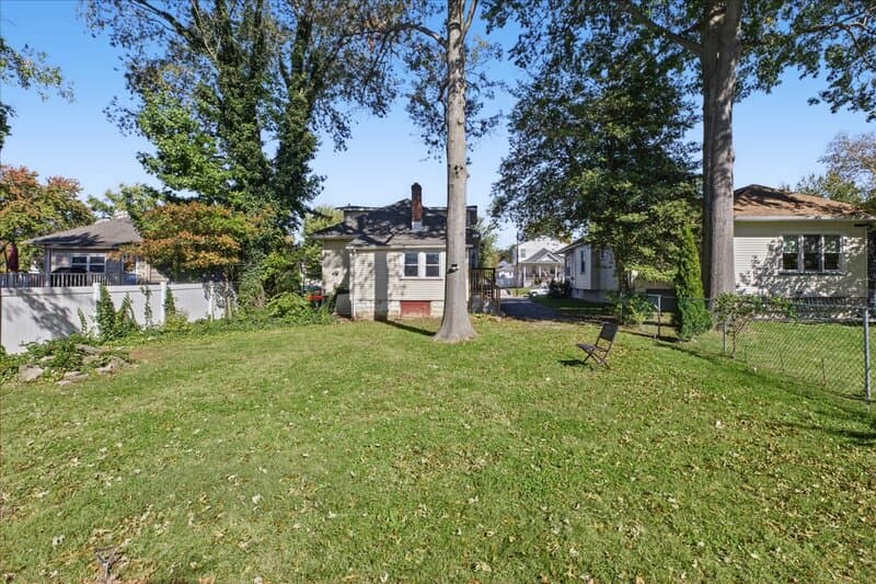 Audubon Condo: 504 Cedarcroft Ave. - C