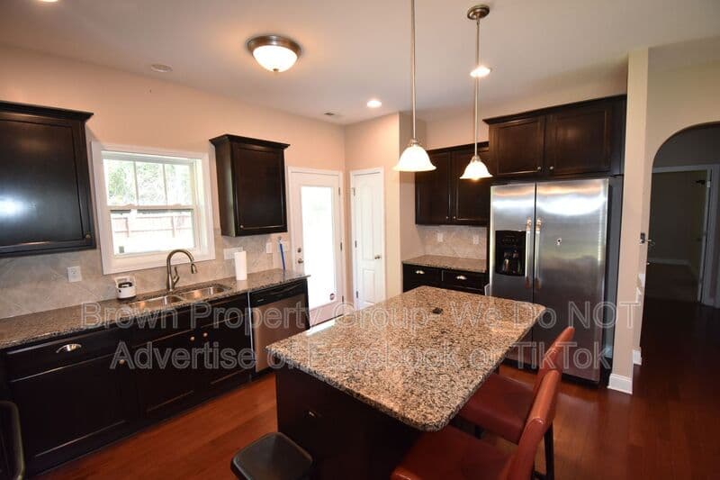 Fayetteville House: 4221 Raccoon Path