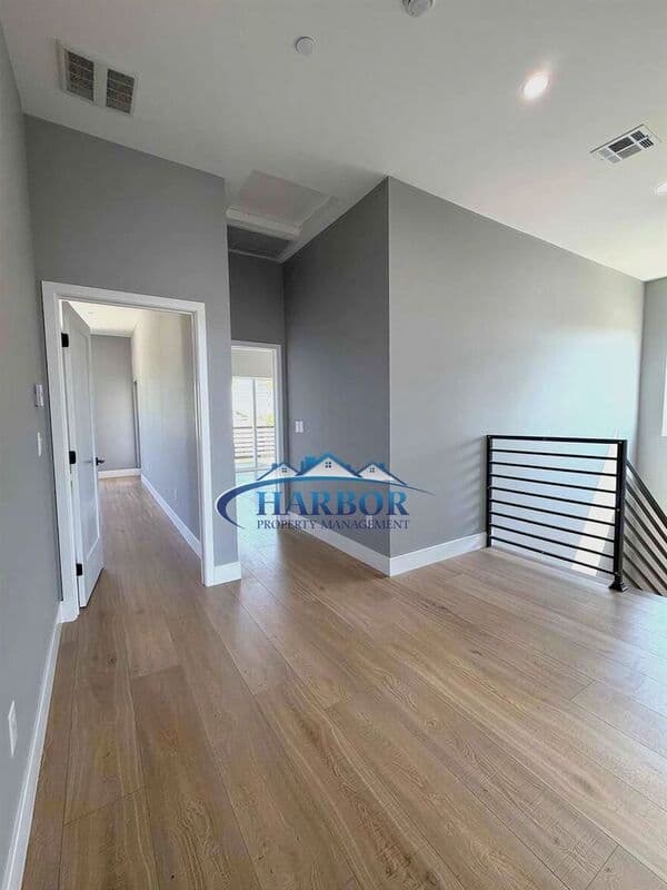 Torrance House: 2126 W 238th Street