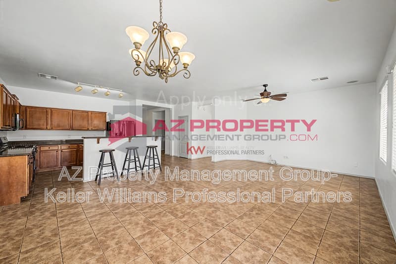 Peoria House: 12653 W Duane Ln