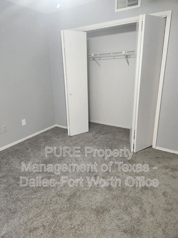 Irving Condo: 4002 W. Pioneer Dr.