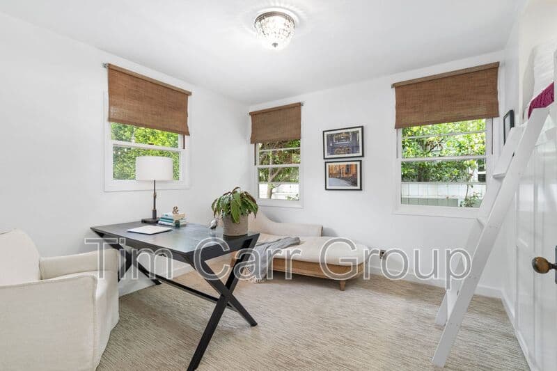 Costa Mesa House: 274 Magnolia St