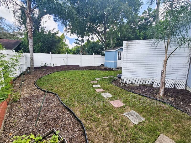 Tampa House: 7301 N 13th St