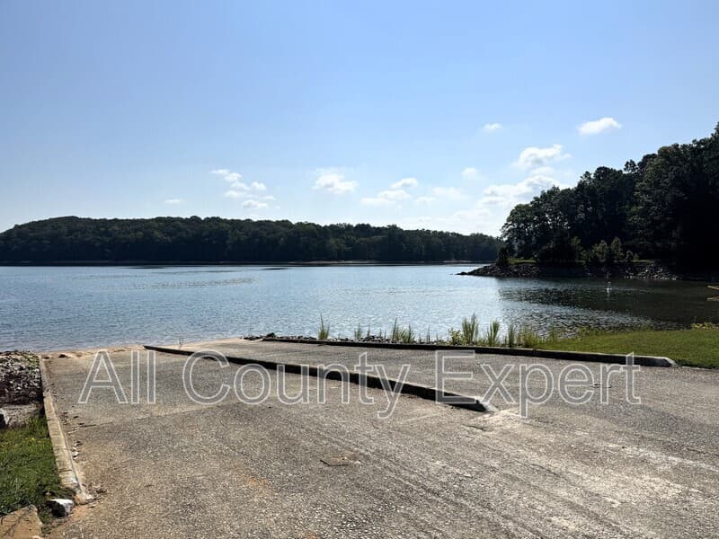 Gainesville House: 9215 Long Hollow Rd