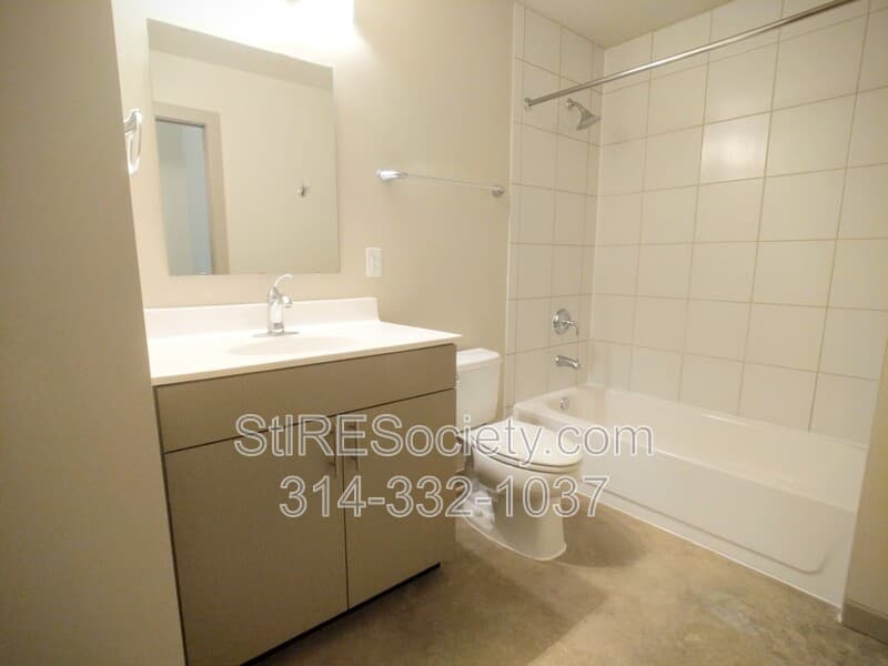 Saint Louis Apartment: 8125 Michigan Ave