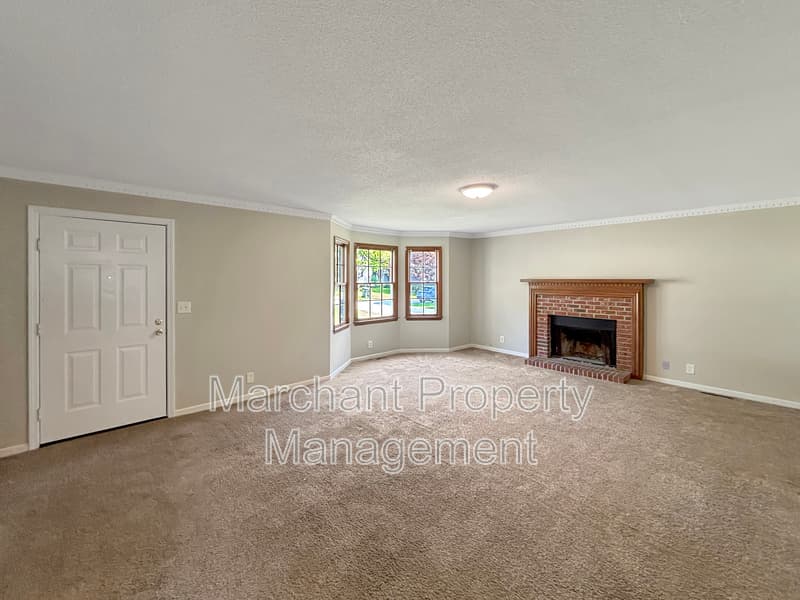 Easley House: 118 Creek Drive