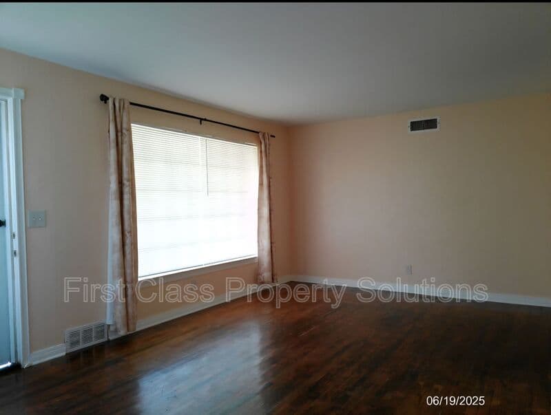 Oklahoma City House: 2312 N Meridian Ave