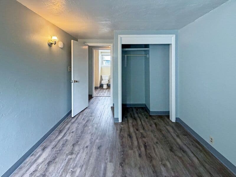 Halsey House: 340 W 3rd St
