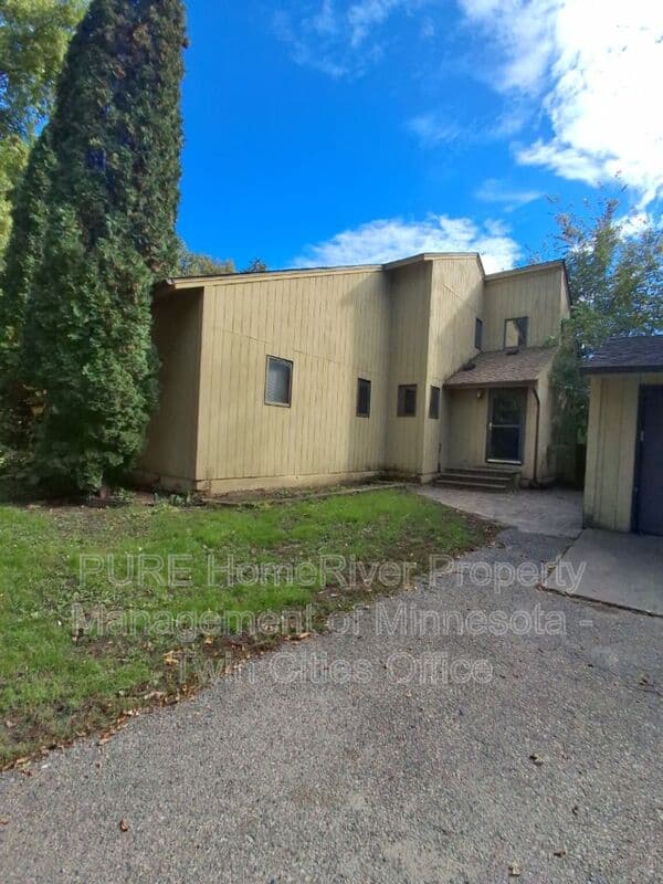 Northfield House: 1468 90th St W