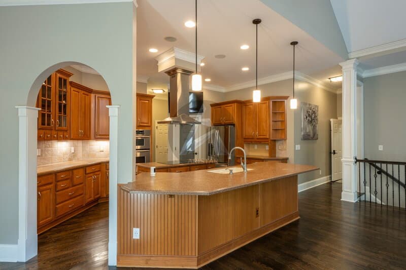 Kennesaw House: 5211 Hadaway Rd NW