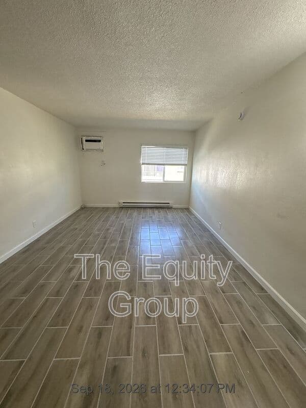 Hanford House: 560 South Richmond Avenue- 4