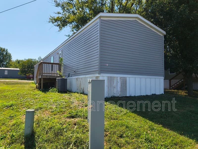 Brookline House: 4950 W Farm Rd 156