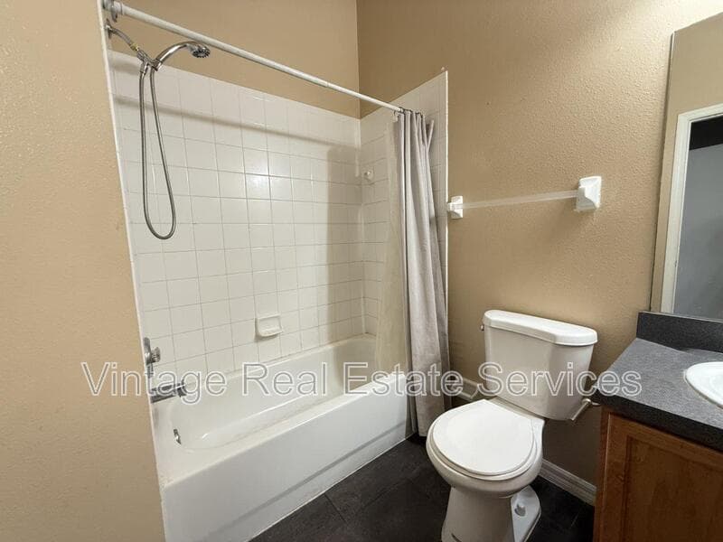 Riverview House: 6339 Osprey Lake Cir