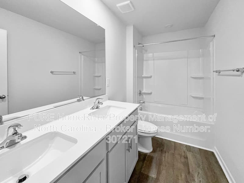 Winston Salem House: 4704 Mount Hope Dr