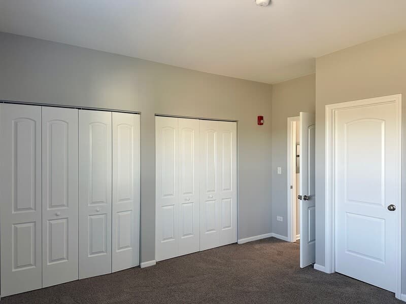 East Dundee Condo: 809 E Main St