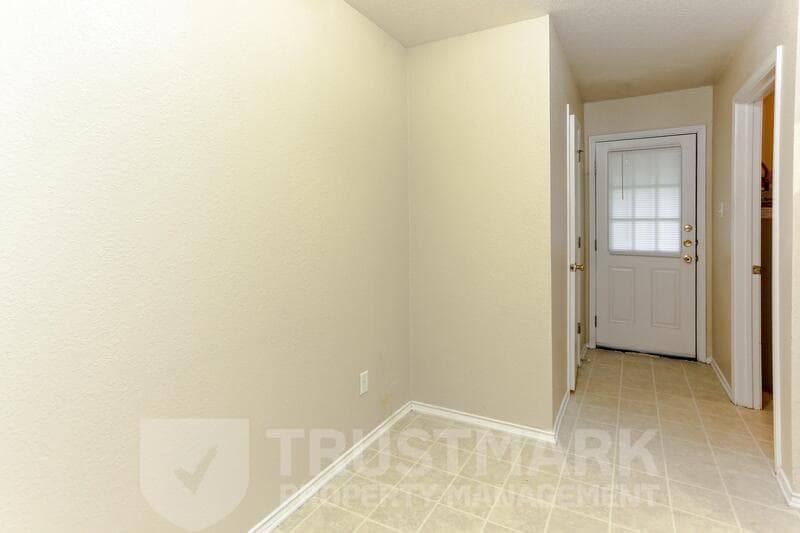 Killeen Townhome: 4501 B Mattie Dr
