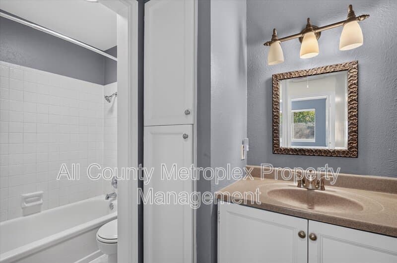 Richardson House: 2612 Custer Pkwy A
