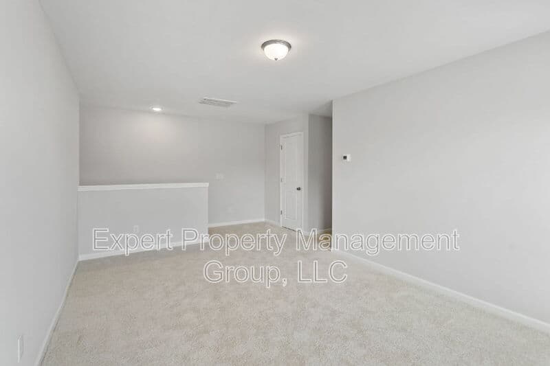 Four Oaks House: 482 Olivia Crossing Court