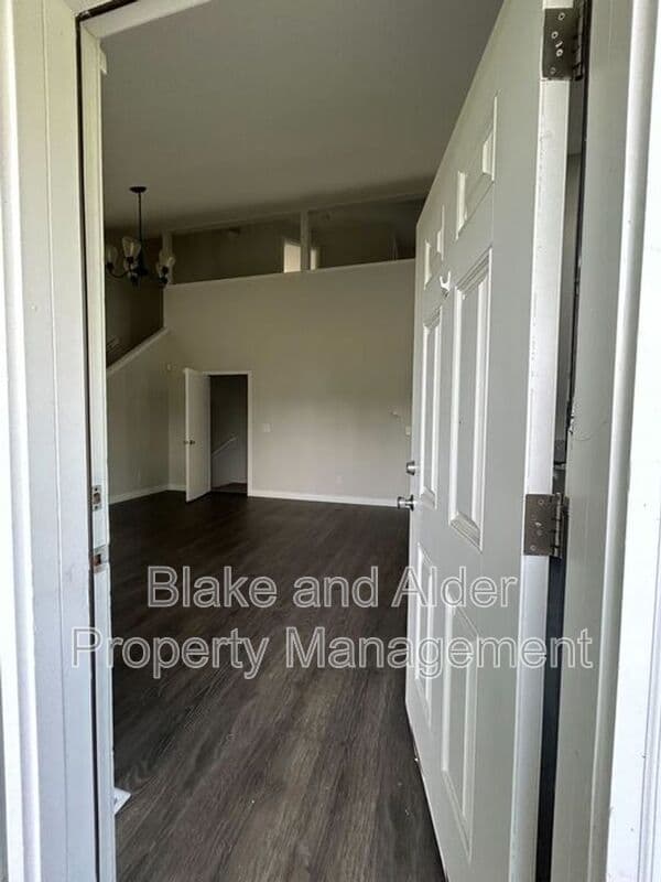 Portland House: 5609 SE 117TH Ave