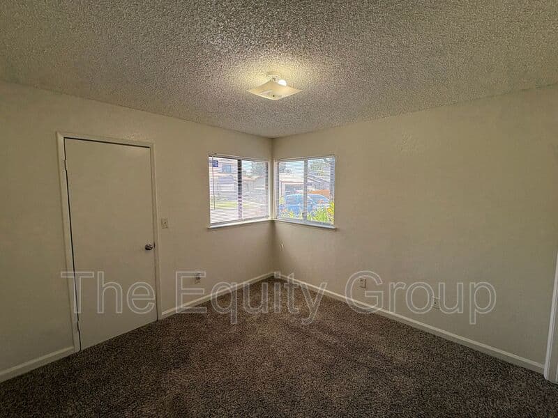Visalia House: 244 East Prospect Avenue
