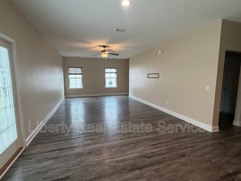 Hinesville House: 224 Whipple Ave