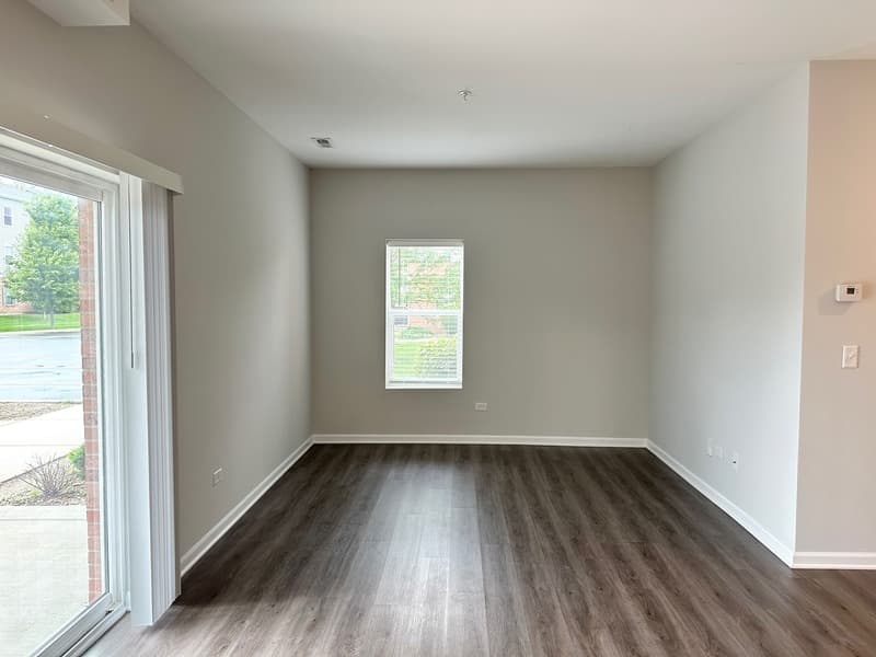 East Dundee Condo: 855 E Main St