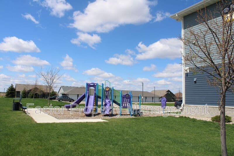 Belle Plaine Apartment: 561 Elk Street South